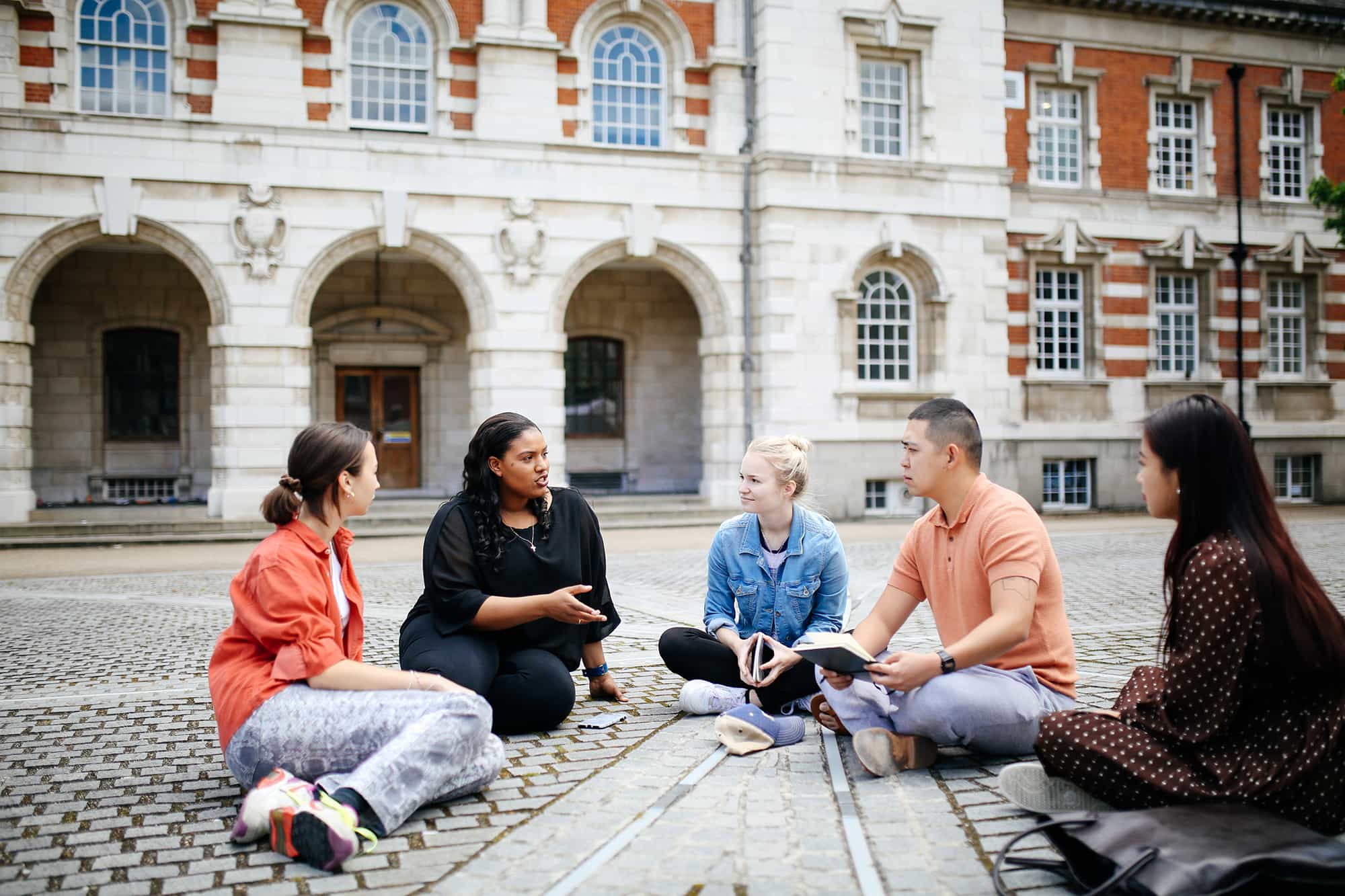 Students working in the college garden | Photographer: Alys Tomlinson